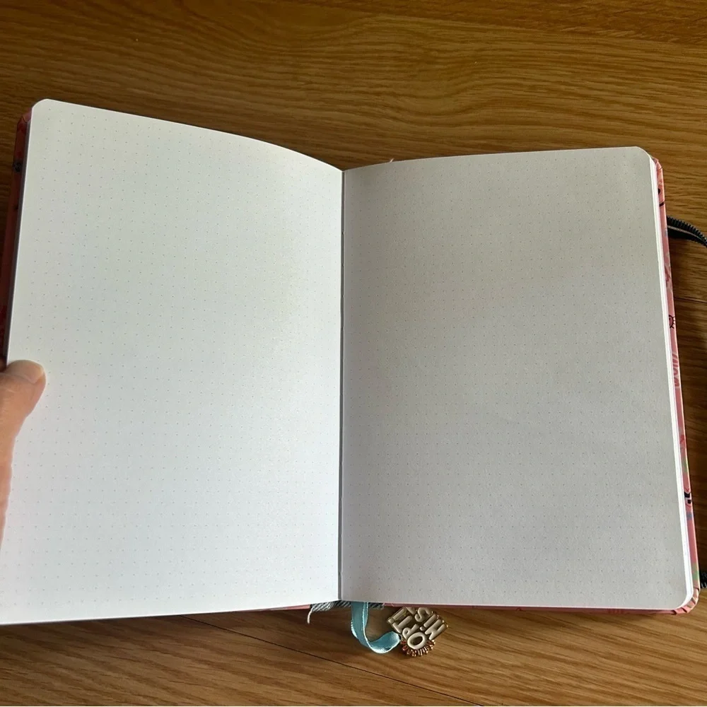 Optimist Pink Carnet Dot Grid Notebook 96 Pages